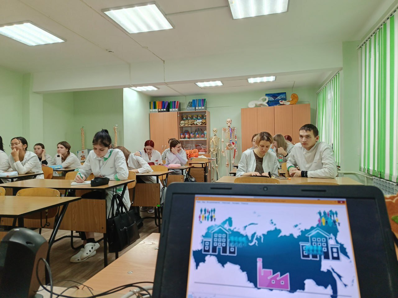 Сотрудники Кадрового центра Иркутской области научили студентов-медиков, как найти первую работу