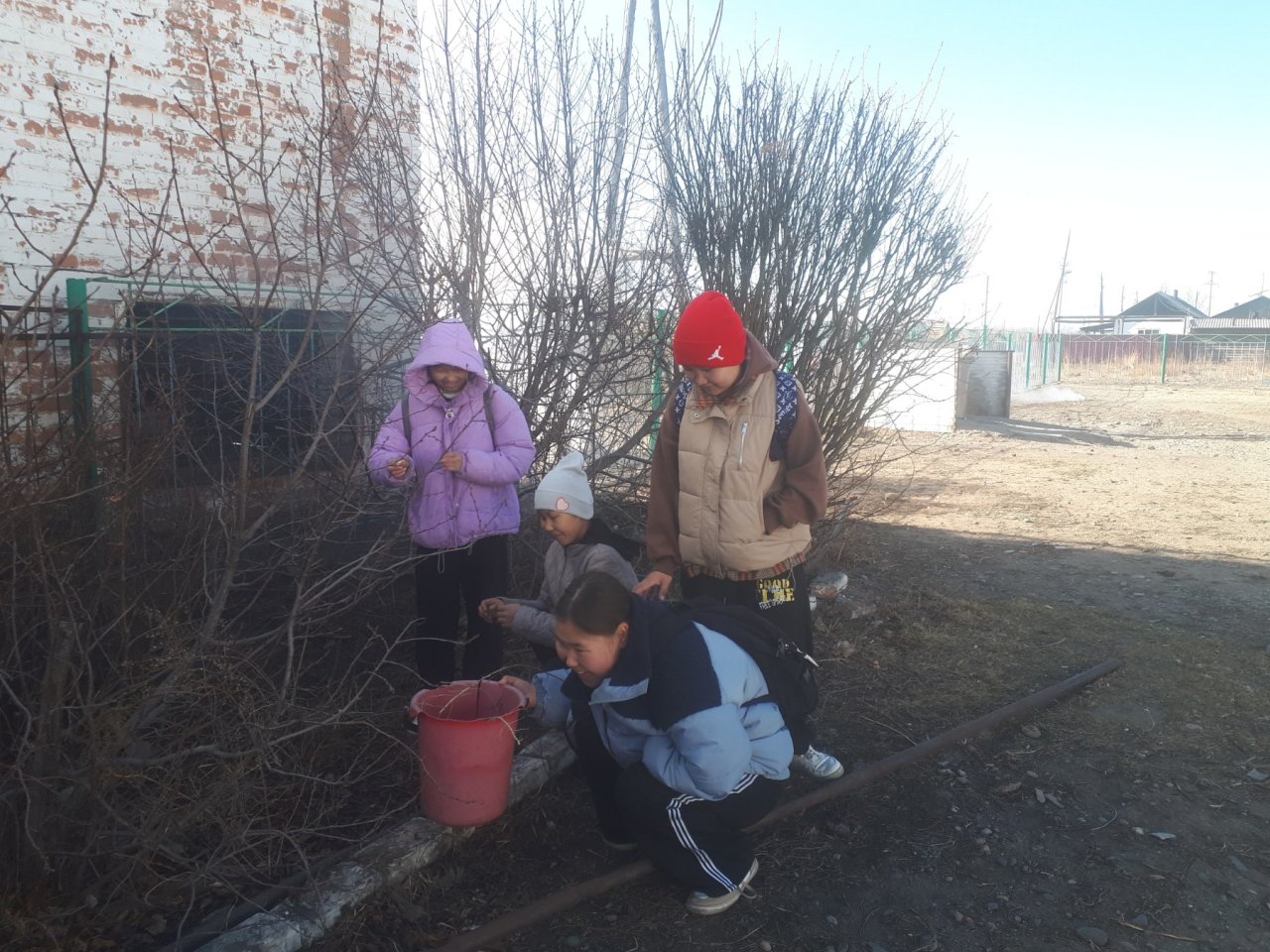 В Туве через службу занятости на время каникул устроят 1,1 тыс. подростков