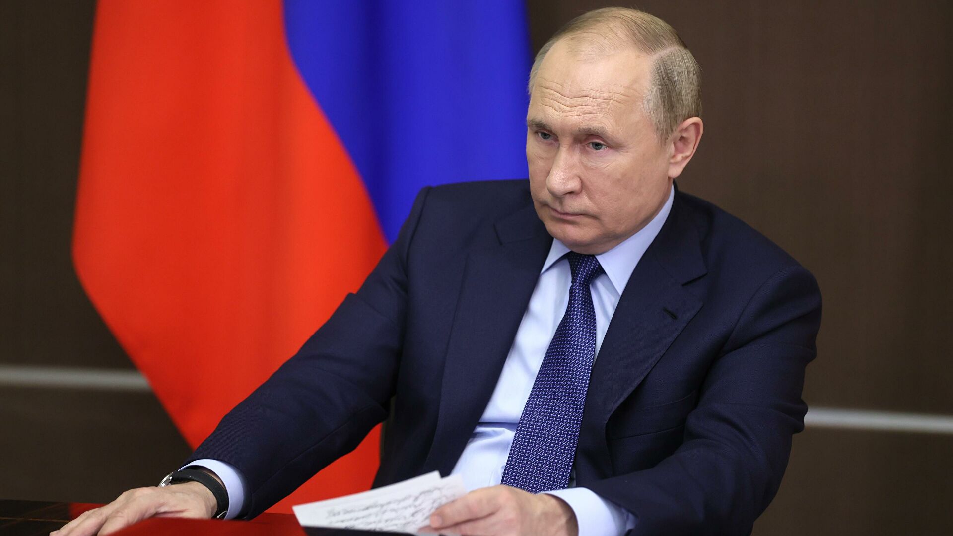 Президент Владимир Путин: из-за проблем в демографии в России не хватает рабочих рук