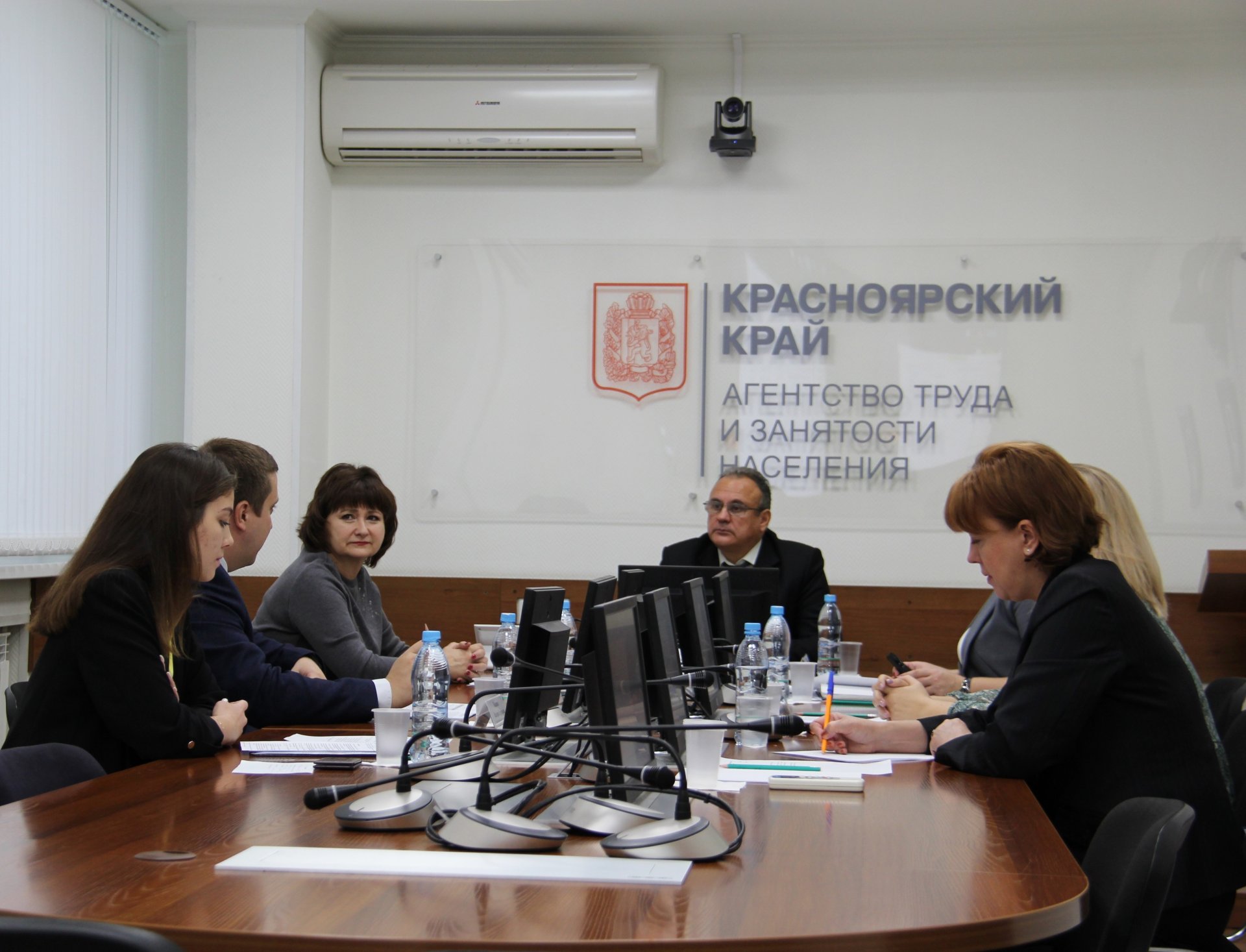 Более 7 тысяч родителей трудоустроены при содействии службы занятости населения Красноярского края