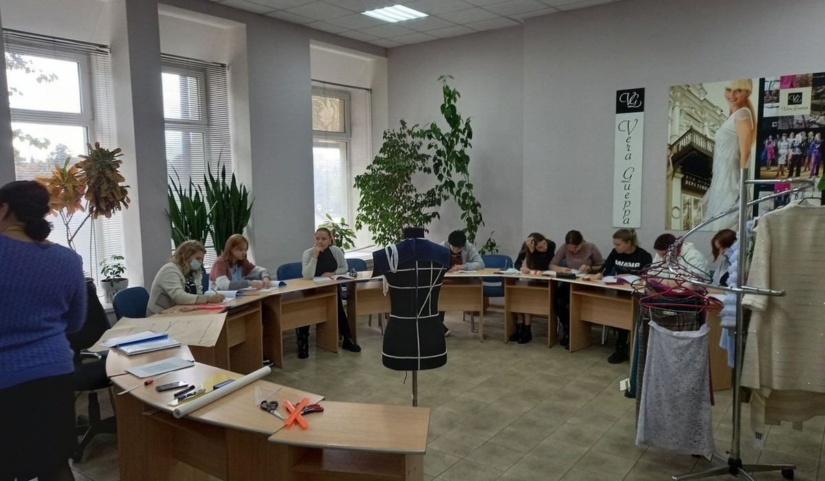 100 квалифицированных портных выйдут на рынок труда Курской области до конца года