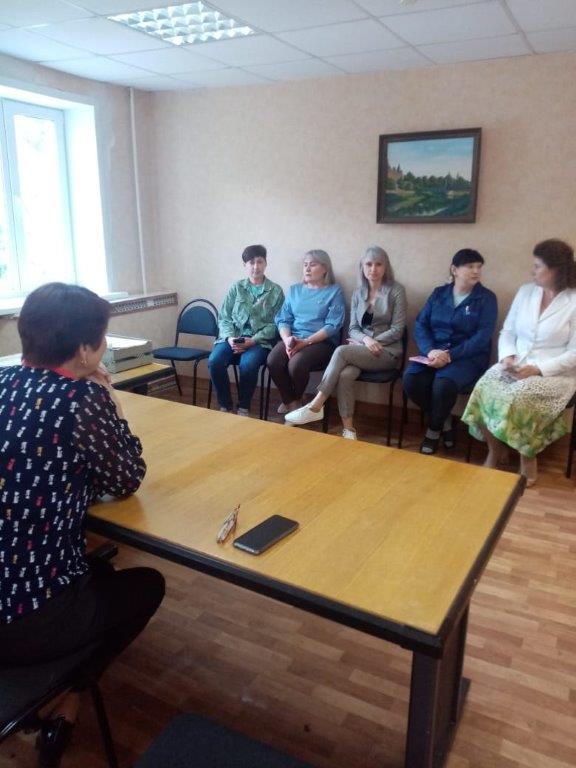 Выездную консультацию провели специалисты СЗН Орловской области на заводе с режимом неполной занятости