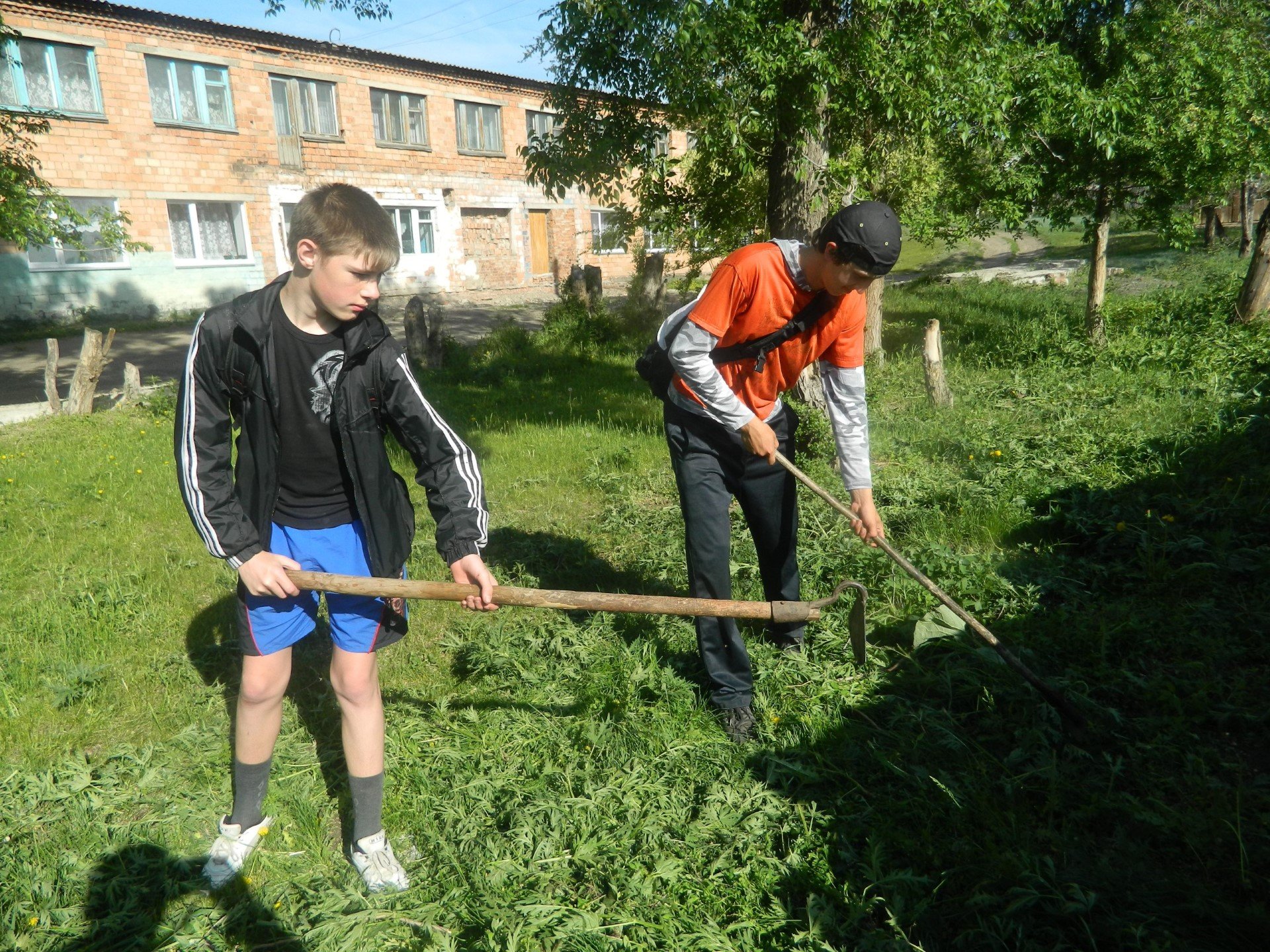 Более 700 школьников Хакасии будут трудоустроены в июне через центры занятости республики