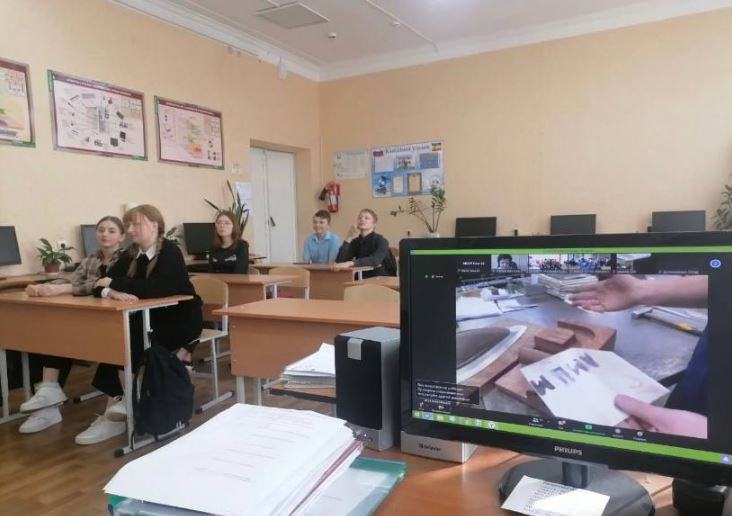 Почти 1,3 тыс. школьников Ростовской области познакомились с работой промышленных предприятий региона