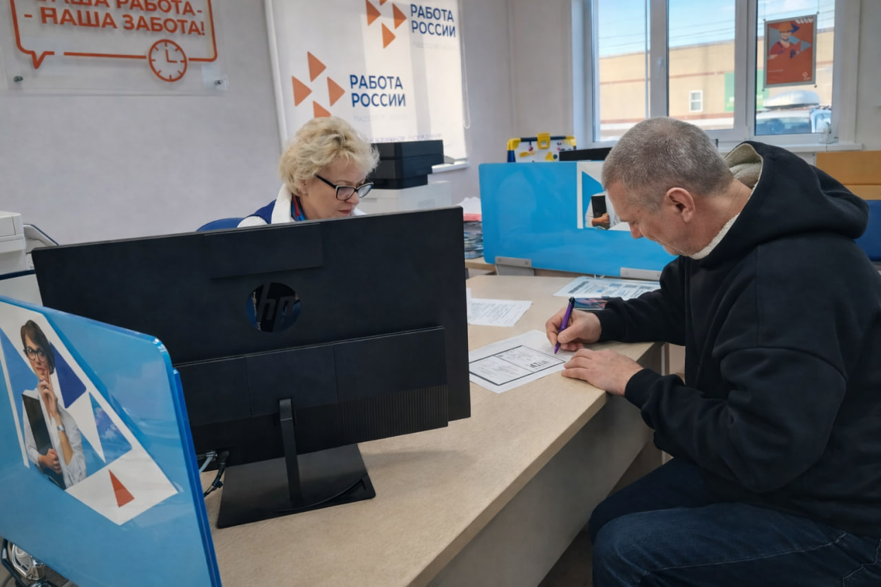 Более 60 сахалинцев старшего возраста с начала года нашли работу благодаря Кадровому центру