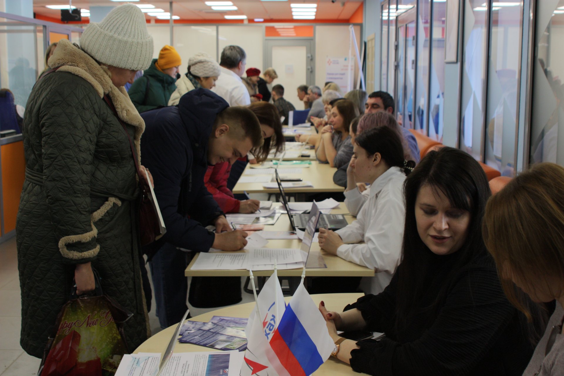 Более 250 воронежцев нашли новую работу на апрельском этапе Всероссийской ярмарки трудоустройства