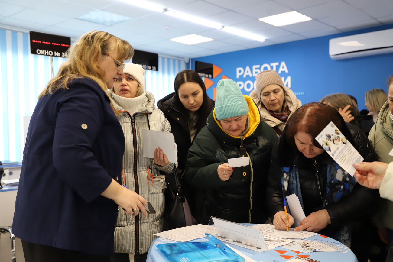 Почти 1,5 тыс. женщин прошли собеседования на праздничной ярмарке вакансий в Кадровых центрах Удмуртии