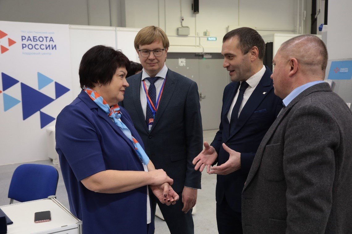 Более 3,6 тыс. работников для приоритетных предприятий Пермского края нашла служба занятости в этом году
