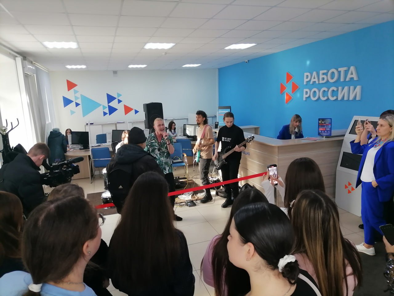 Более 650 первичных собеседований прошли участники первой вечерней ярмарки вакансий в Иркутской области