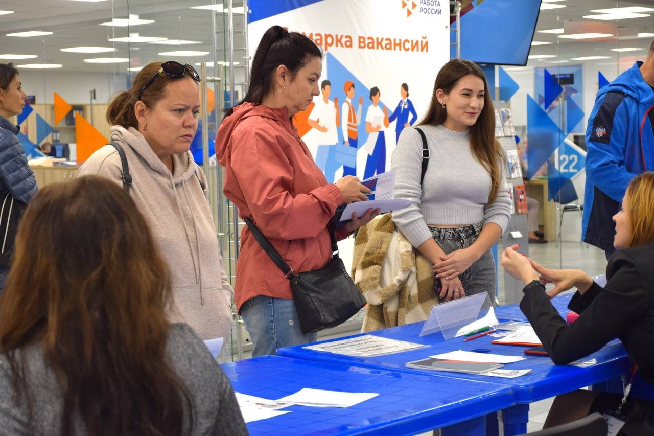 87 жительниц Краснодара прошли собеседования на Ярмарке вакансий «Профессиональный мир женщины»