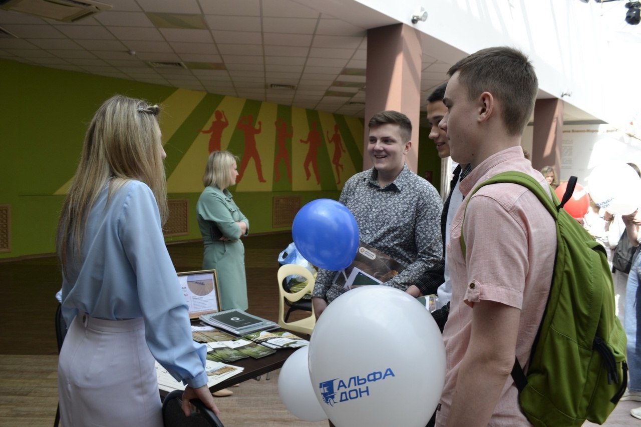 В Воронежской области открылся первый молодежный клуб «Время молодых»