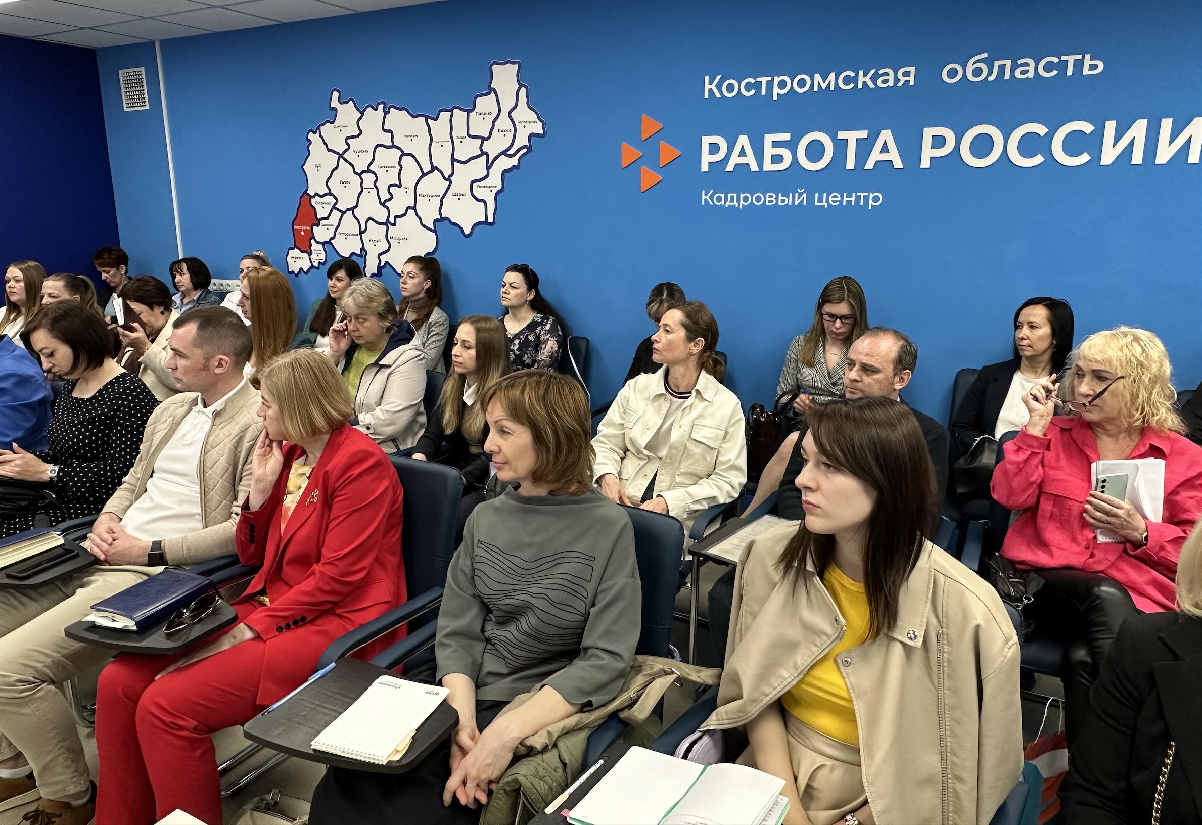 2,3 тыс. подростков нашли работу на Ярмарке вакансий службы занятости Костромской области