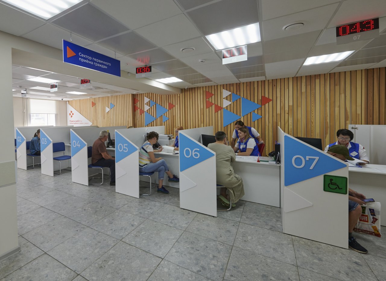 Более 9,9 тыс. жителей Красноярского края в этом году получили в ЦЗН услугу по социальной адаптации