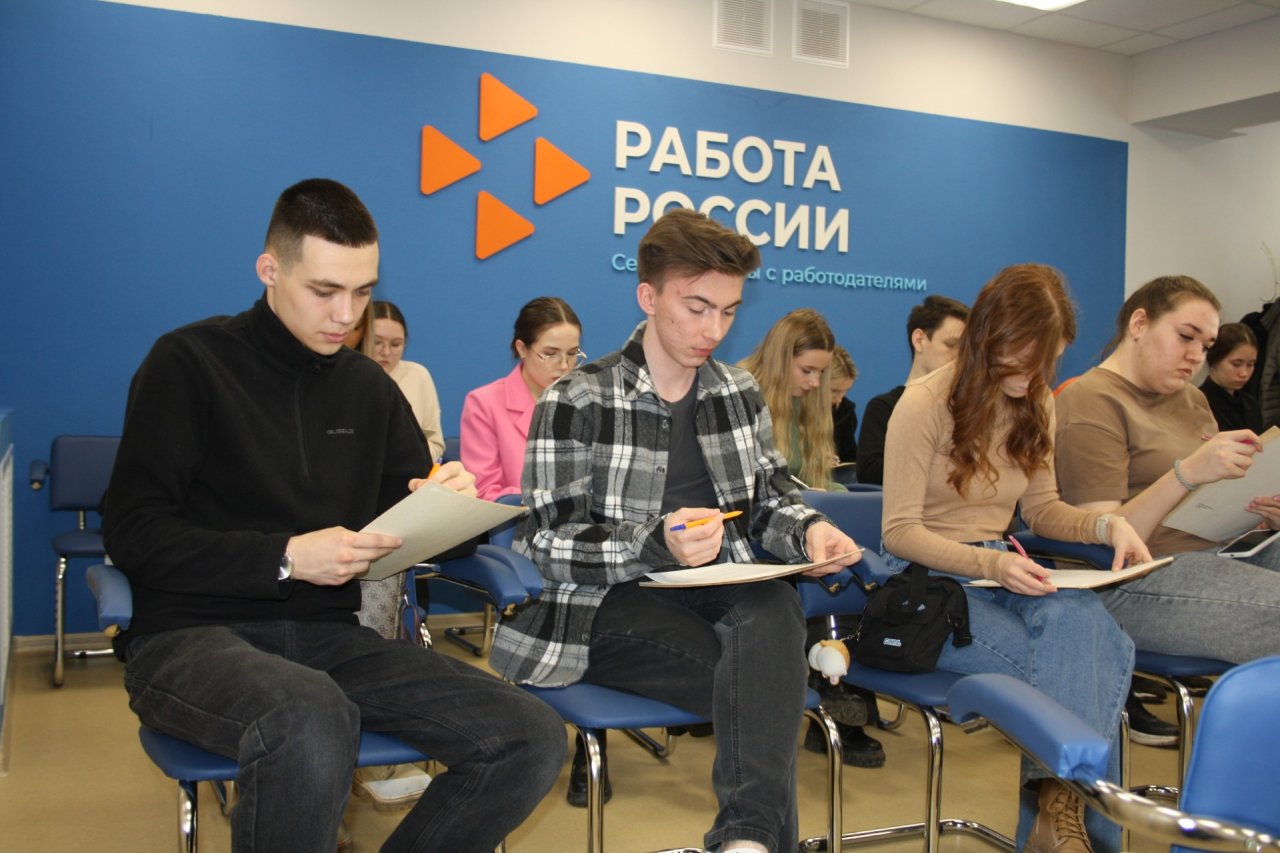 Более 7,6 тыс. подростков в этом году прошли профориентацию в кадровых центрах Удмуртии