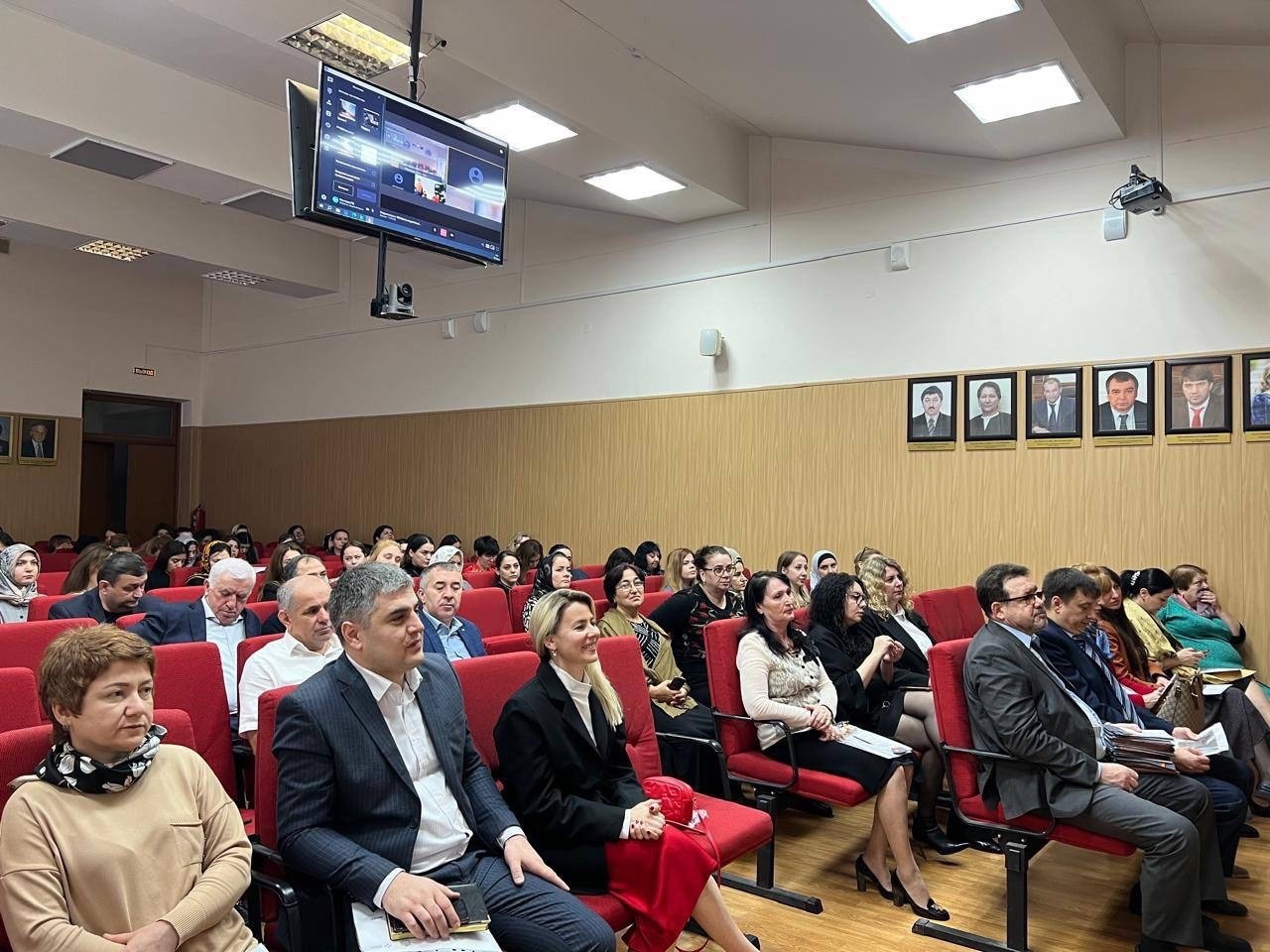 Сотрудники кадрового центра Самарской области ищут специалистов для региона в Дагестане